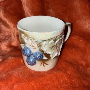 RARE ANTIQUE ALTENBURG SAXONY GERMANY BLUEBERRIES & LEAVES LUSTERWARE CUP